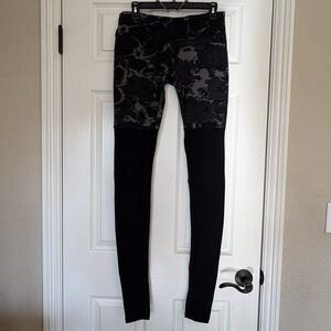 Alo Yoga Abstract Print Goddess Ribbed Leggings in Black Mid-Rise Size Large